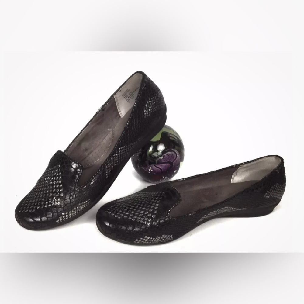 Cliffs by White Mountain Memory Foam Loafers